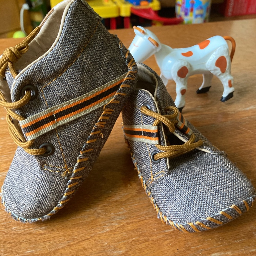 Adoorable little mocassins 3-6 mths - Picture 3 of 6